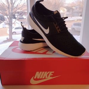 Womens Nike Juvenate